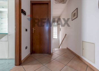 Hall / corridoio - Semi-detached house VIA MUGHETTI 13, Viggiù - photo 15