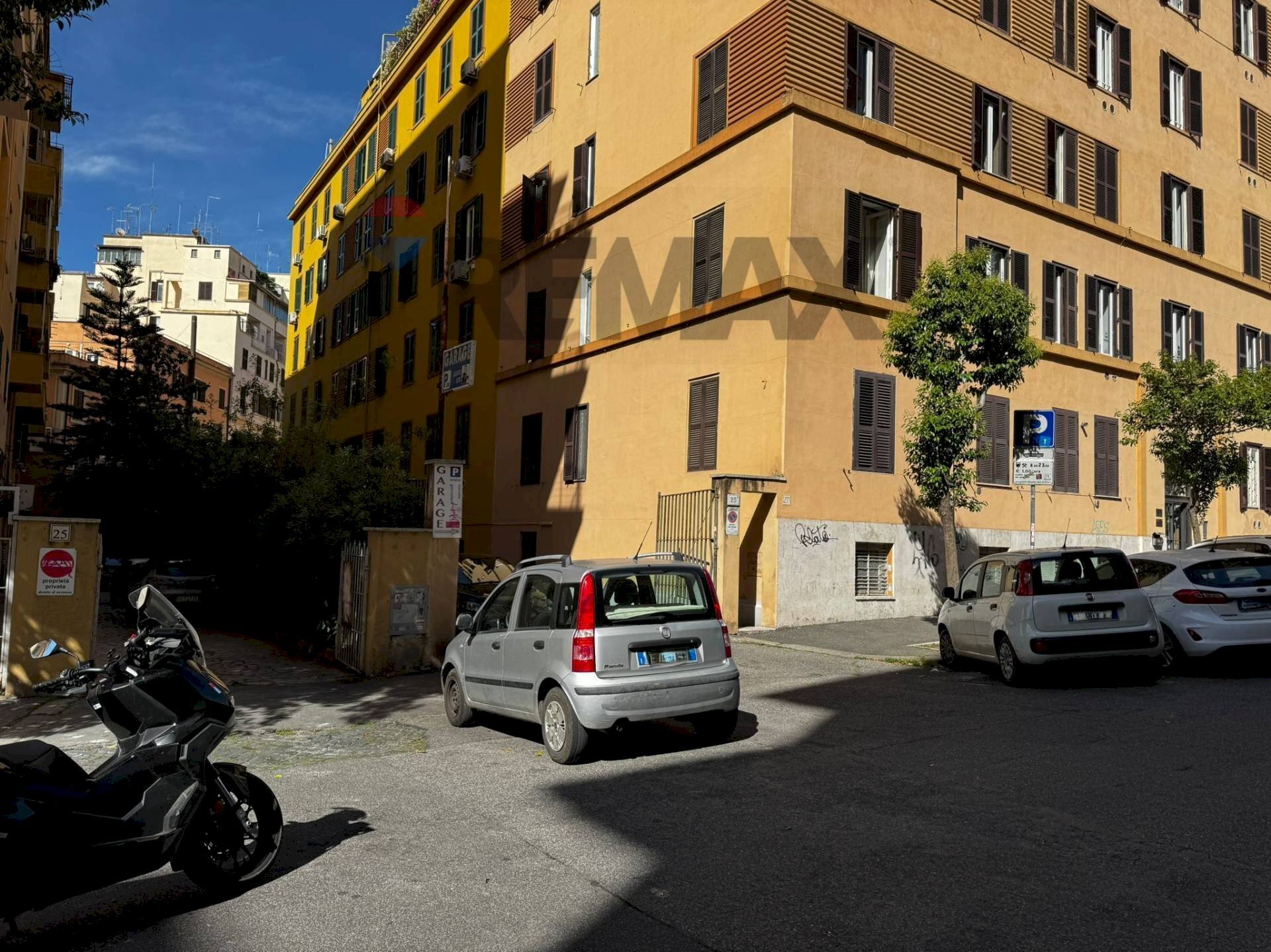 Edificio all\'aperto - Commercial Premises Via Domodossola
 
27, Roma - photo 1