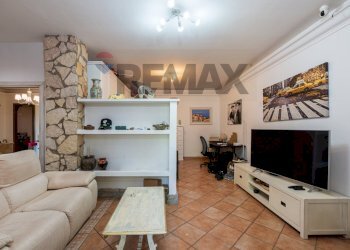 Sala da pranzo - Trilocale via Tarquinio Prisco
 
26, Guidonia Montecelio - foto 1