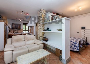 Soggiorno - Trilocale via Tarquinio Prisco
 
26, Guidonia Montecelio - foto 2