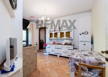 Sala da pranzo - Trilocale via Tarquinio Prisco
 
26, Guidonia Montecelio - foto 14