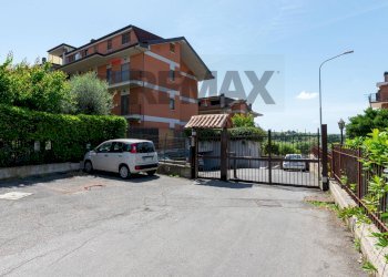 Edificio all\'aperto - Trilocale via San Martino
 
213, Monterotondo - foto 27