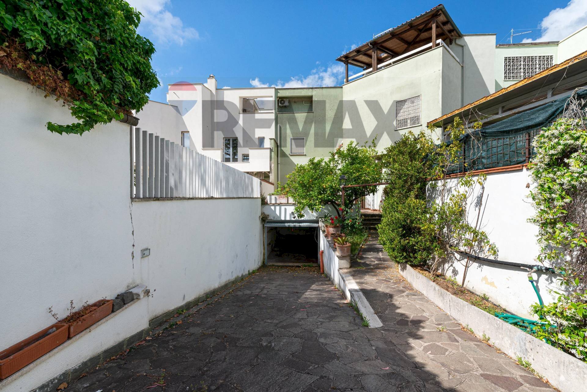 Casa all\'aperto - Villa Bifamiliare Via Anacreonte
 
11, Roma - foto 1