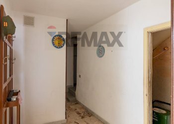 Hall / corridoio - Casa indipendente Via Cannella
 
6, Caltagirone - foto 23