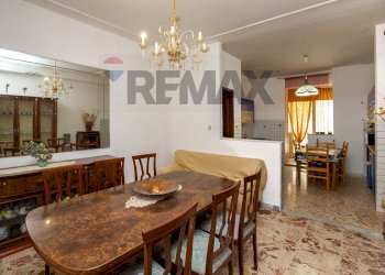 Sala da pranzo - Appartamento Via Pietro Mascagni
 
41, Acireale - foto 15