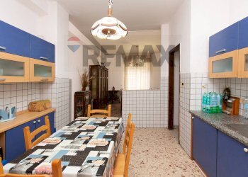 Cucina abitabile - Appartamento Via Pietro Mascagni
 
41, Acireale - foto 16