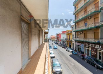Balcone su Via Vigo - Appartamento Via Pietro Mascagni
 
41, Acireale - foto 21