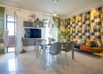 Sala da pranzo - Semi-detached house Via Pescara
 
7, Mascalucia - photo 14