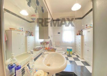 Bagno - Four-room apartment Via Maestri Del Lavoro
 
9, Catania - photo 22