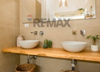 Bagno - Independent house Via della Regione Siciliana
 
10, Valverde - photo 10