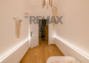 Hall / corridoio - Independent house Via della Regione Siciliana
 
10, Valverde - photo 13