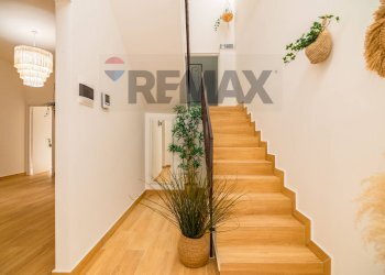 Scale - Independent house Via della Regione Siciliana
 
10, Valverde - photo 14