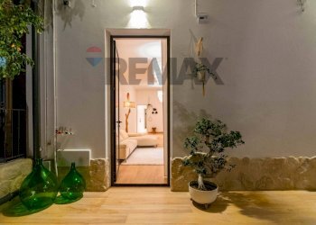 Hall / corridoio - Independent house Via della Regione Siciliana
 
10, Valverde - photo 27