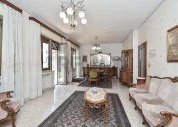 Sala da pranzo - Appartamento Via Fimia
 
18, Catania - foto 8