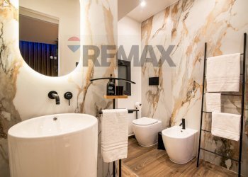 Bagno - Independent house Piazza Umberto I
 
56/57, Motta Sant'Anastasia - photo 17