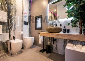 Bagno - Independent house Piazza Umberto I
 
56/57, Motta Sant'Anastasia - photo 26