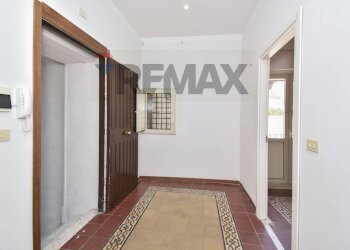 Hall / corridoio - Two-room apartment Via Plebiscito
 
59, Catania - photo 5