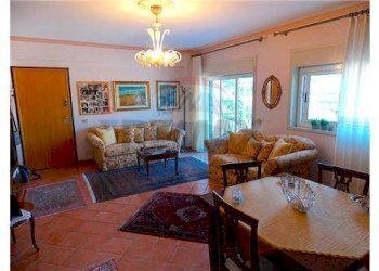 Sala da pranzo - Apartment Via Stefano Vitale
 
14, Catania - photo 3