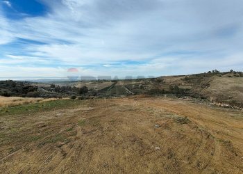 Vista delle montagne - Terreno edificabile contrada salinella
 
SNC, Motta Sant'Anastasia - foto 2