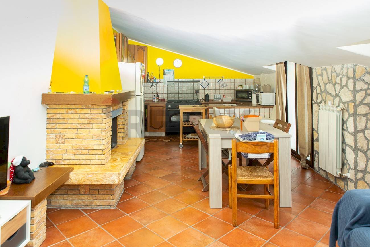 Sala da pranzo - Attico Via Pulei
39, Mascalucia - foto 2