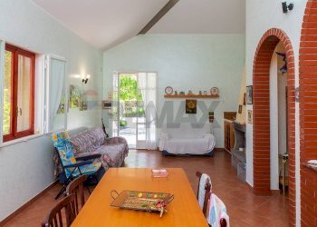 Sala da pranzo - Villa Contrada Calcerana Marina Piazza Aretusa
 
snc, Biancavilla - photo 32