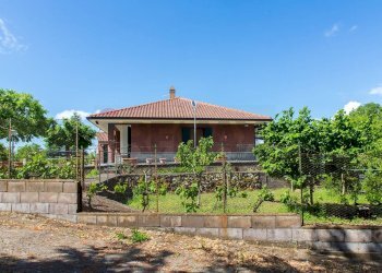 Casa all\'aperto - Villa Contrada Calcerana Marina Piazza Aretusa
 
snc, Biancavilla - photo 50