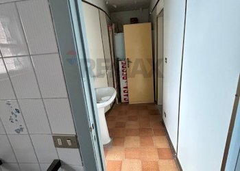 Bagno - Locale Commerciale Via Roma
103, San Giovanni la Punta - foto 9