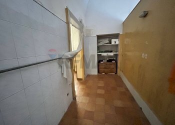 Hall / corridoio - Locale Commerciale Via Roma
103, San Giovanni la Punta - foto 16