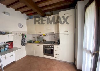 Cucina - Three-room apartment Strada Ferro Di Cavallo Santa Lucia, Perugia - photo 2