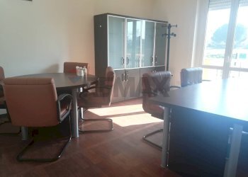 Sala da pranzo - Shed Via Alessandro Monteneri
37, Perugia - photo 9