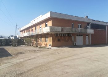 Edificio all\'aperto - Shed Via Alessandro Monteneri
37, Perugia - photo 37