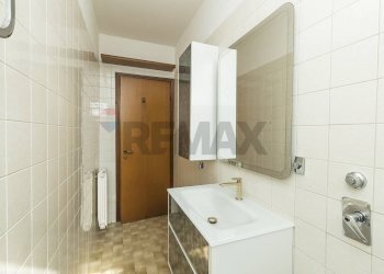 Bagno - Three-room apartment Giovanni Pacini
 
81, Seregno - photo 9