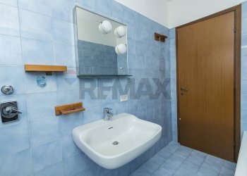 Bagno - Three-room apartment Giovanni Pacini
 
81, Seregno - photo 10