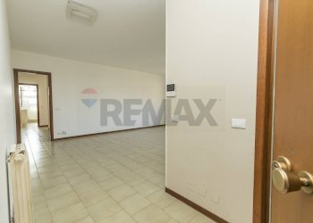 Stanza vuota - Three-room apartment Giovanni Pacini
 
81, Seregno - photo 17