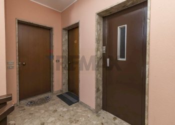 Hall / corridoio - Three-room apartment Giovanni Pacini
 
81, Seregno - photo 24