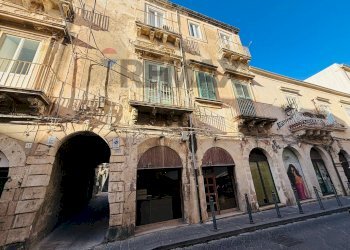 Edificio all\'aperto - Appartamento Via della Maestranza
 
45, Siracusa - foto 1