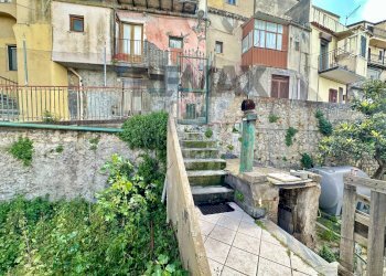 Edificio all\'aperto - Independent house Via Arnaldo Casalini, Centuripe - photo 12