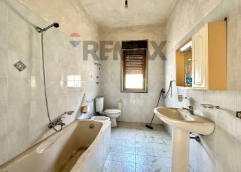 Bagno - Two-room apartment Via Regina Elena
 
59, Catenanuova - photo 5