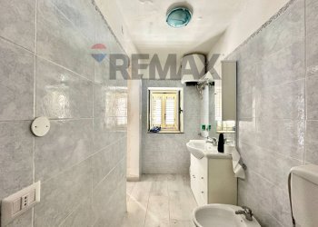 Bagno - Two-room apartment Via Regina Elena
 
59, Catenanuova - photo 6