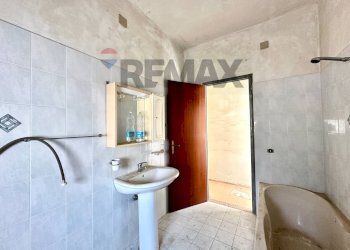 Bagno - Two-room apartment Via Regina Elena
 
59, Catenanuova - photo 7