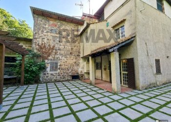 Casa all\'aperto - Rustico Via Frascale Esche
sn, Caianello - foto 1