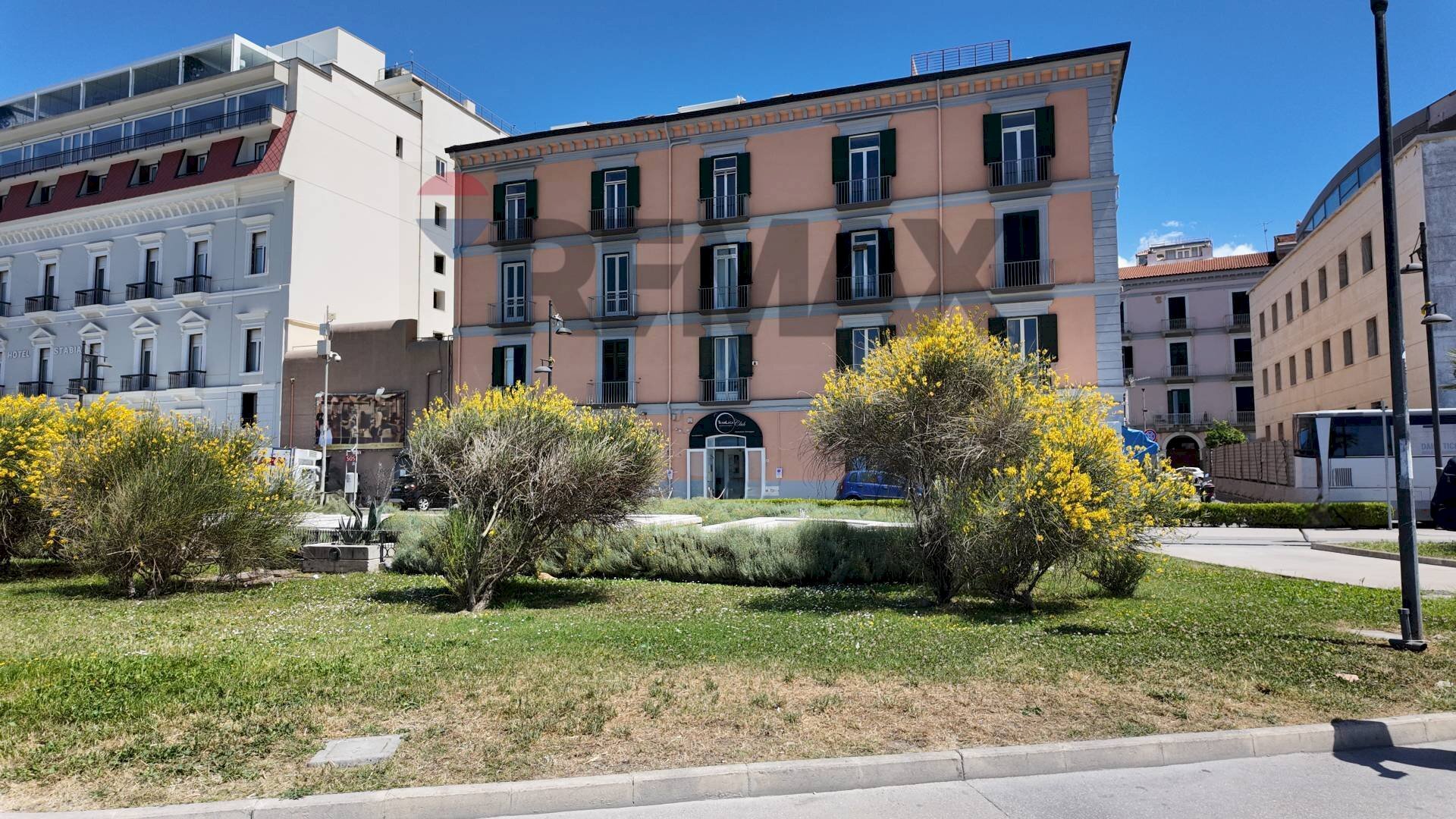 Edificio all\'aperto - Quadrilocale Corso Vittorio Emanuele II
 
93, Castellammare di Stabia - foto 1