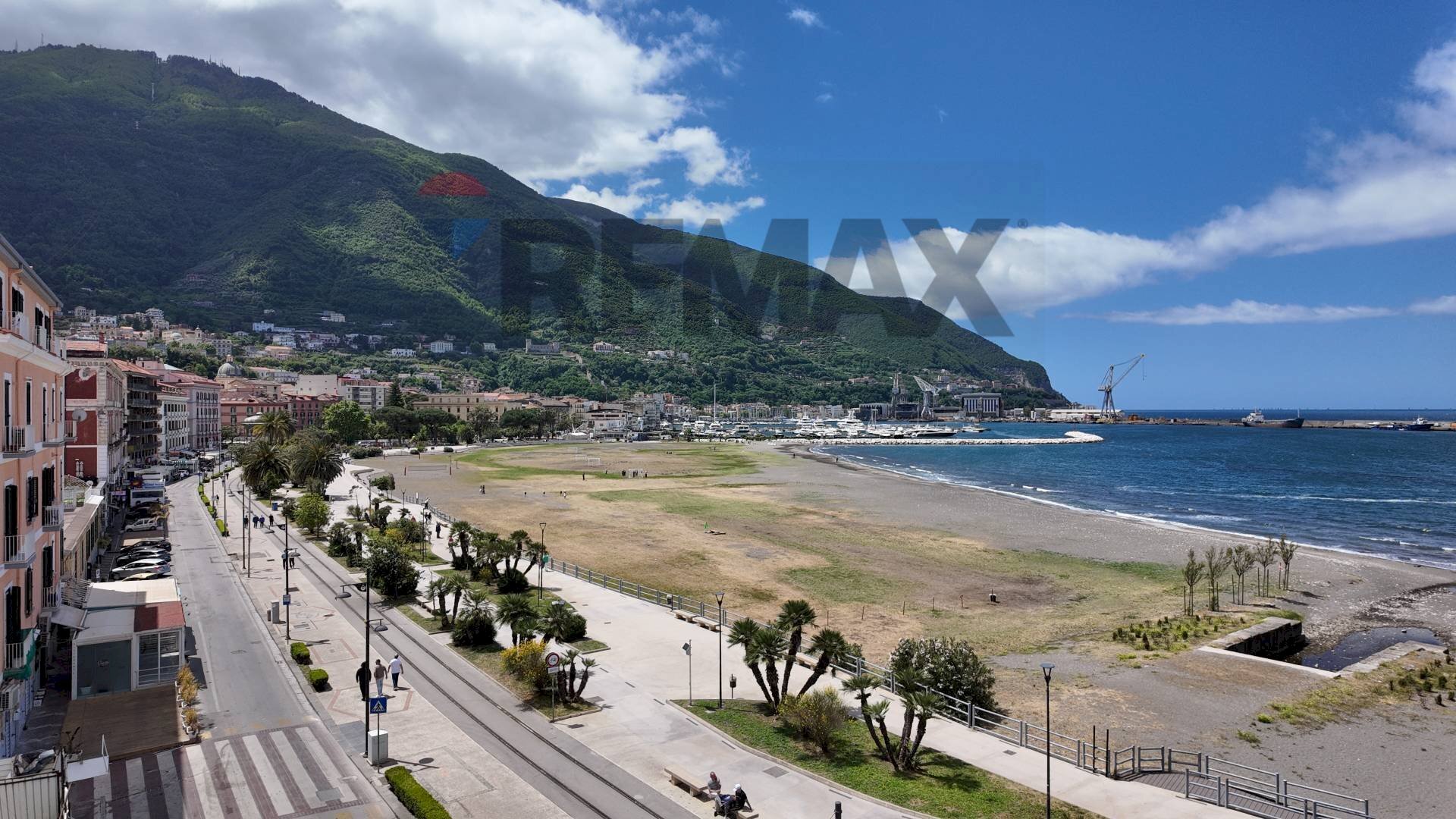 Vista dell\'acqua - Quadrilocale Corso Vittorio Emanuele II
 
93, Castellammare di Stabia - foto 2