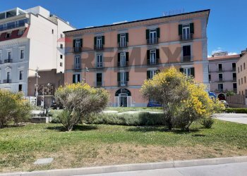 Edificio all\'aperto - Quadrilocale Corso Vittorio Emanuele II
 
93, Castellammare di Stabia - foto 1