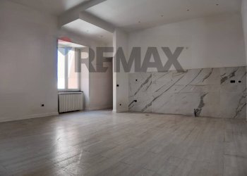 Stanza vuota - Quadrilocale Corso Vittorio Emanuele II
 
93, Castellammare di Stabia - foto 4