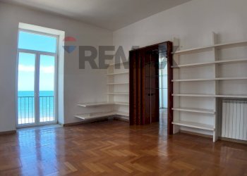 Stanza vuota - Quadrilocale Corso Vittorio Emanuele II
 
93, Castellammare di Stabia - foto 9