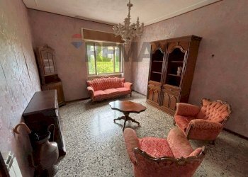 Soggiorno - Appartamento Via San Giovanni del Monte
 
67, Carcare - foto 5