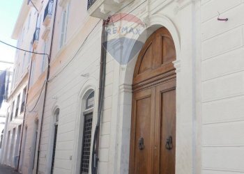 Edificio all\'aperto - Bilocale Via Simonetto
 
16, L'Aquila - foto 1