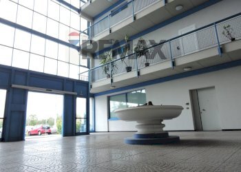 Edificio all\'aperto - Ufficio Piazzale Schumm, Alpignano - foto 21