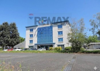 Edificio all\'aperto - Ufficio Piazzale Schumm, Alpignano - foto 2